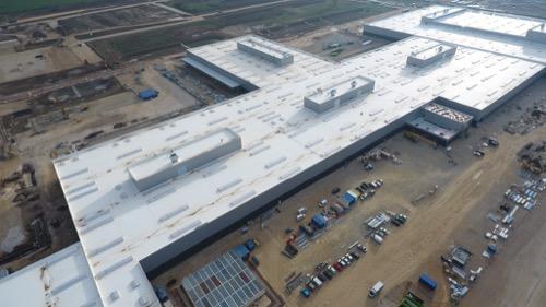 TAKENAKA – JLR – Nitra – montáž obvodového opláštenia