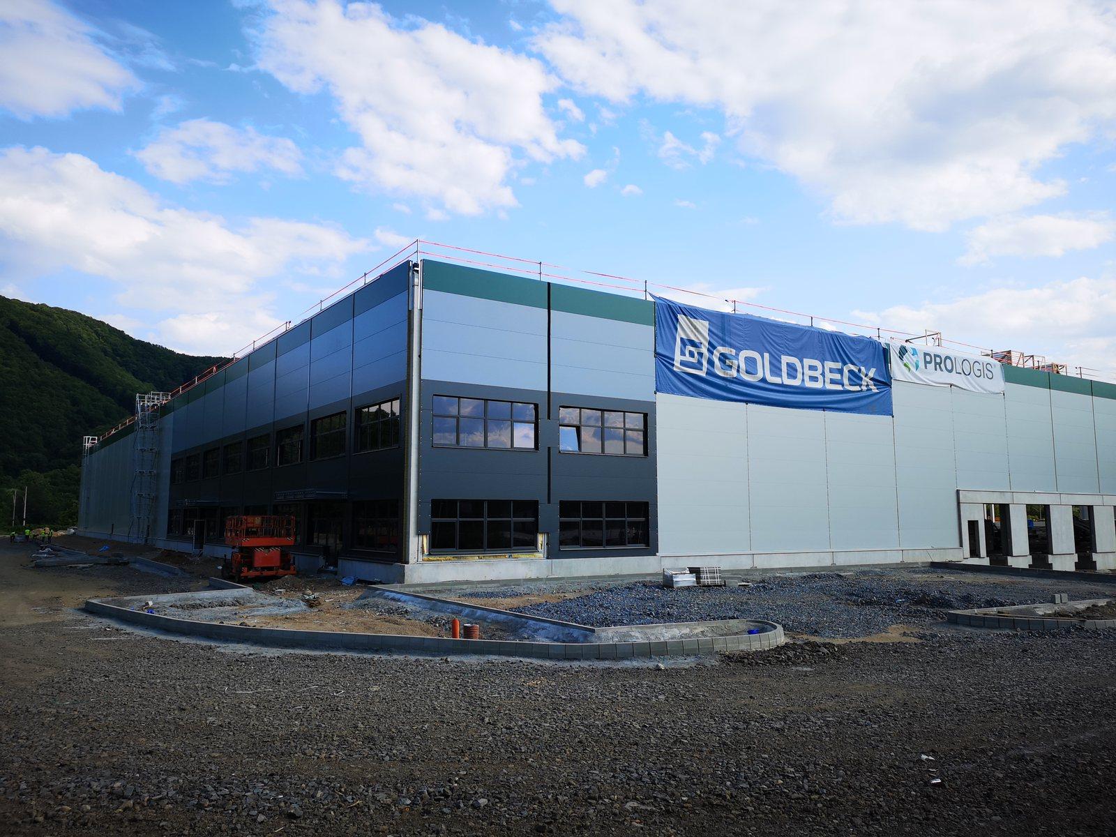 GOLDBECK – Prologis – Šáš.Podhradie – montáž obvodového opláštenia