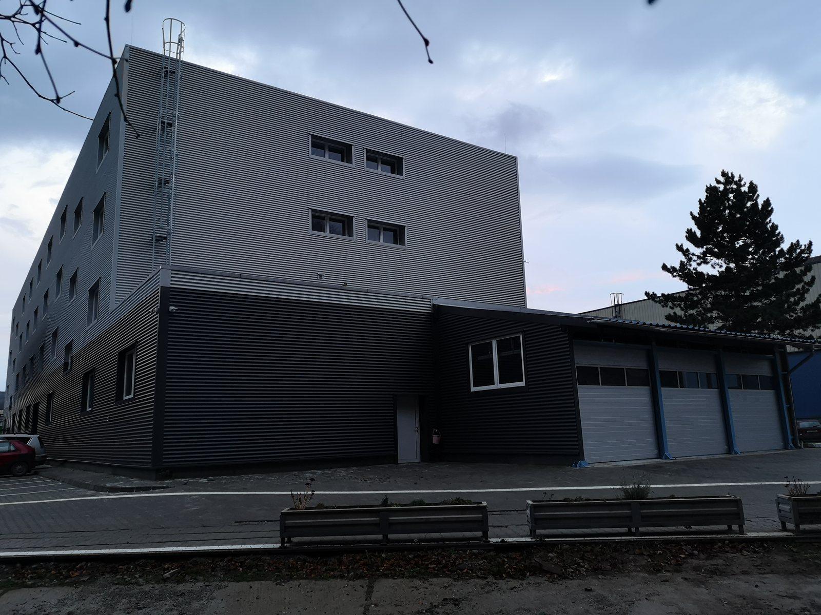DIConsulting – administratívna budova č.258 – Pov.Bystrica -rekonštrukcia fasády